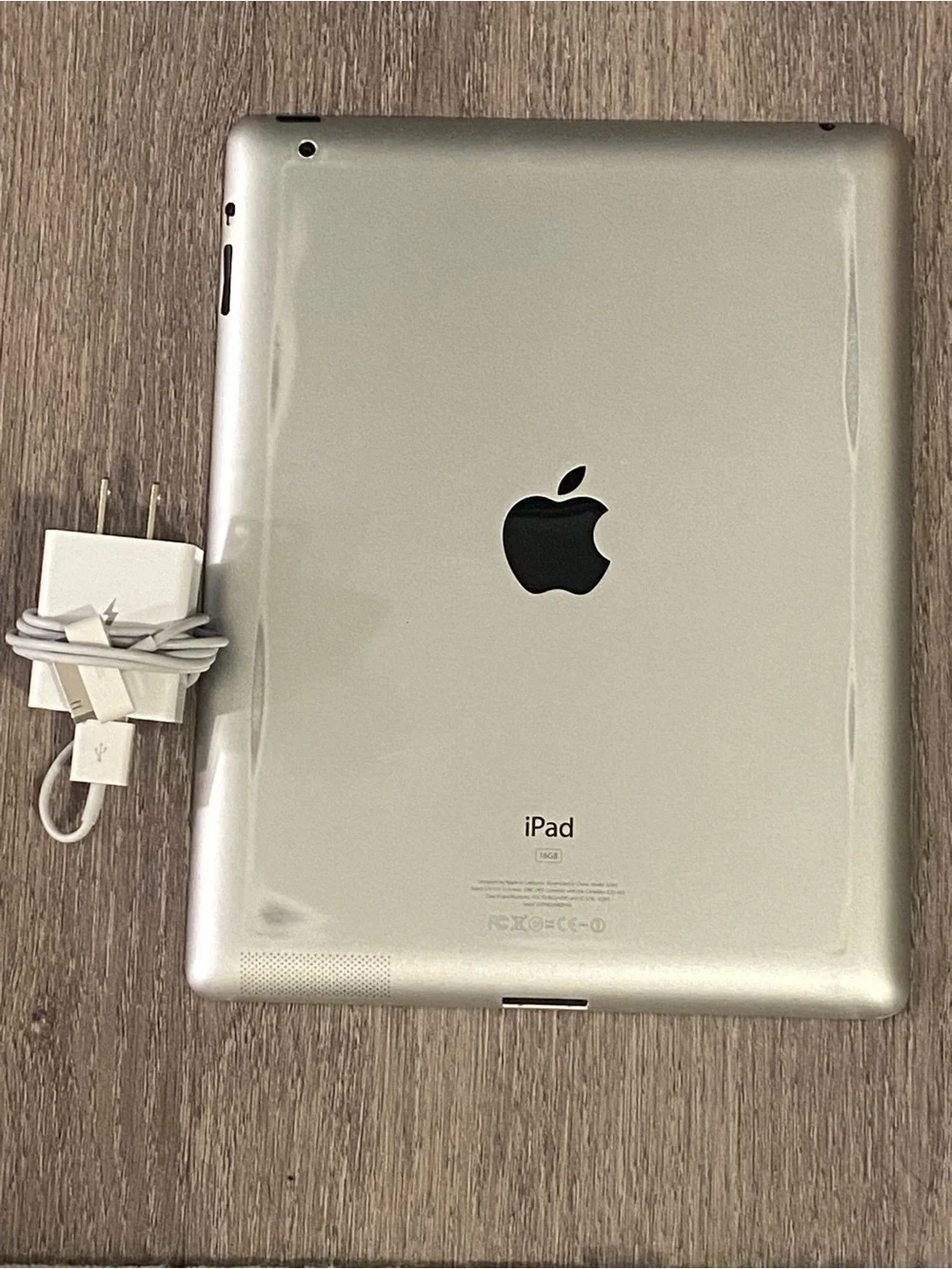 Apple iPad 2 (2nd Gen - 2011/12) 16GB WiFi Model with Charging Cable and Adapter